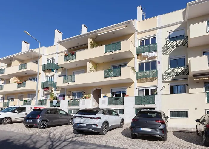 Flh Parede Family Flat With Balcony