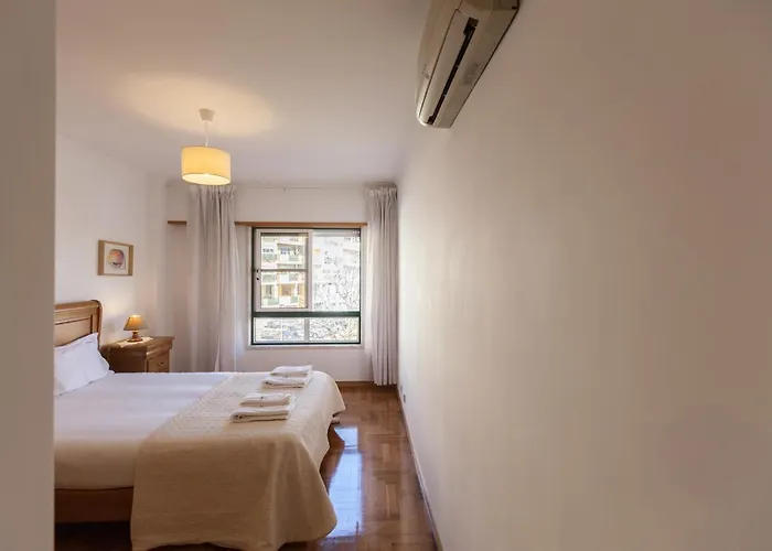 Flh Parede Family Flat With Balcony